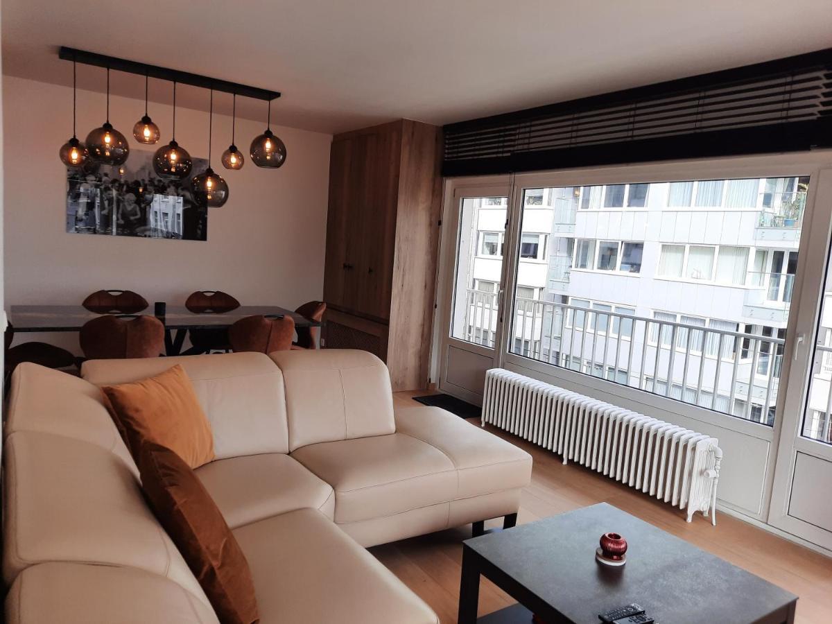Lichtrijk En Comfortabel Hoekappartement Met Gratis Parking En Zeer Centraal Gelegen - Comme Chez Soi Ostenda Esterno foto