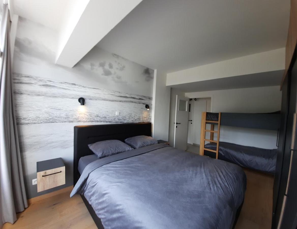 Lichtrijk En Comfortabel Hoekappartement Met Gratis Parking En Zeer Centraal Gelegen - Comme Chez Soi Ostenda Esterno foto
