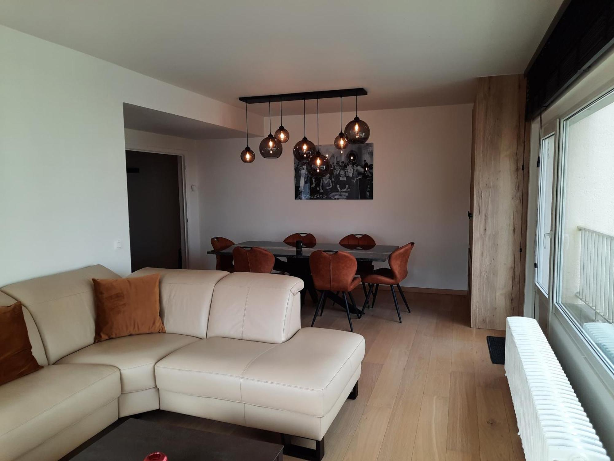 Lichtrijk En Comfortabel Hoekappartement Met Gratis Parking En Zeer Centraal Gelegen - Comme Chez Soi Ostenda Esterno foto